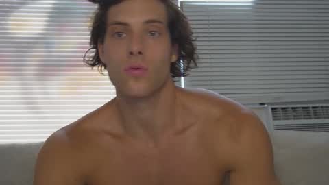 Snapshot of alex_islive chatting on October 24, 7:15 pm Alex Stone online show from October 24, 7:15 pm