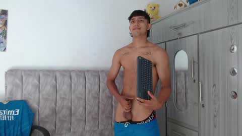 alex online show from March 29, 9:04 pm