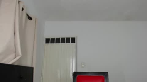 Snapshot of alex_mojica chatting on October 5, 6:17 am alex_mojica online show from October 5, 6:17 am