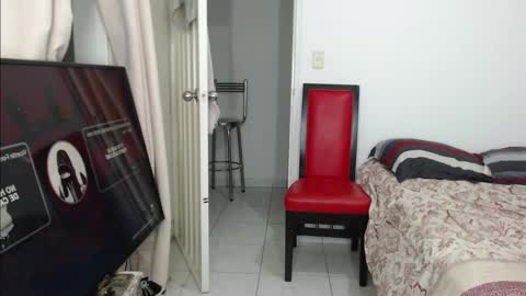 alex_mojica online show from September 12, 5:07 am