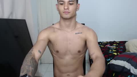 alex_mojica online show from September 21, 9:31 am