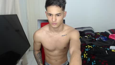 Snapshot of alex_mojica chatting on September 28, 7:50 am alex_mojica online show from September 28, 7:50 am