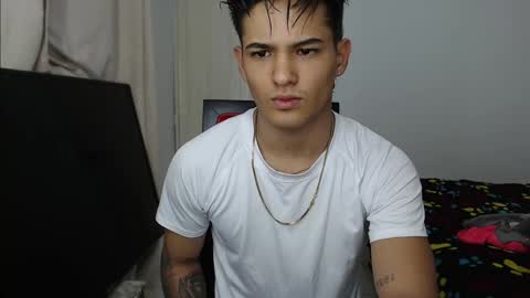 alex_mojica online show from September 24, 7:18 am