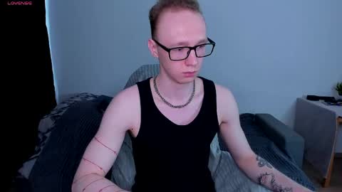alex_silent online show from May 9, 11:22 am