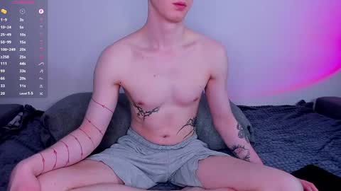 alex_silent online show from May 3, 8:39 am