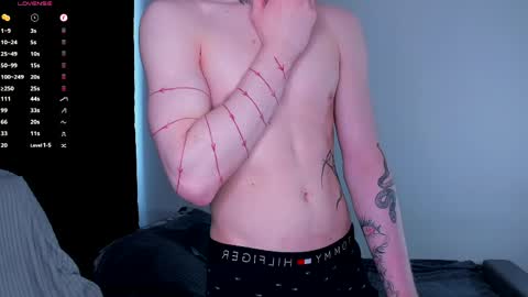 alex_silent online show from May 4, 8:49 am