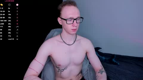alex_silent online show from May 11, 4:04 pm