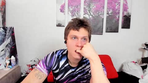 Alex WandHot online show from February 8, 8:52 am