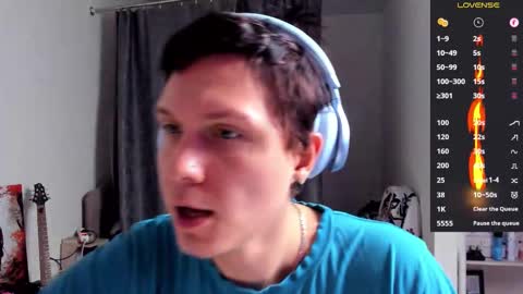 Snapshot of alex_wandhot chatting on October 10, 11:37 am Alex WandHot online show from October 10, 11:37 am