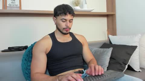 alex_wolf05 online show from February 13, 4:34 pm