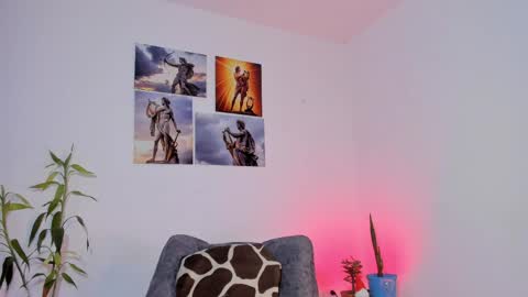 x   online show from April 3, 7:43 pm