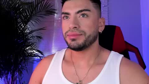Snapshot of alexander_diiaz chatting on September 17, 12:50 pm Alexander Diaz online show from September 17, 12:50 pm