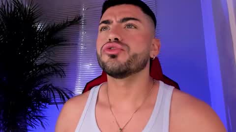 Alexander Diaz online show from October 20, 1:59 pm