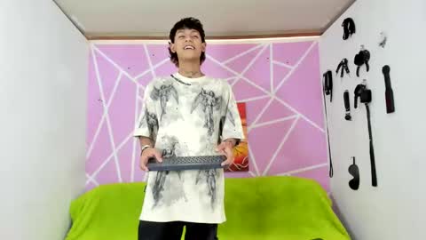 Snapshot of alexandluke1 chatting on January 24, 7:39 pm chicos hot online show from January 24, 7:39 pm