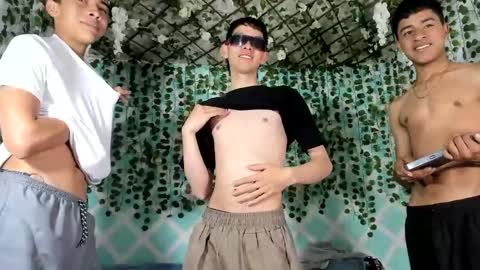 Snapshot of alexandluke1 chatting on March 1, 8:10 pm chicos hot online show from March 1, 8:10 pm