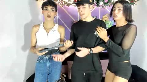 chicos hot online show from April 25, 6:16 pm