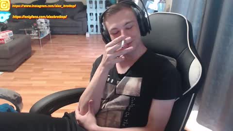 Snapshot of alexbrotkopf chatting on September 30, 2:09 pm Alex online show from September 30, 2:09 pm