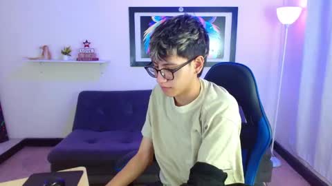 alex online show from May 1, 1:57 pm