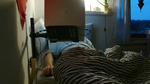 alexderkleine online show from February 3, 6:33 am