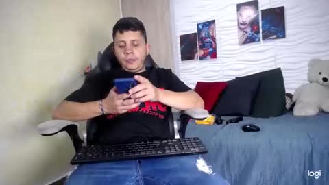 Snapshot of alexe_xx chatting on February 17, 4:31 am Alex online show from February 17, 4:31 am