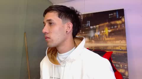 alexgiraldo__ online show from April 27, 11:07 am