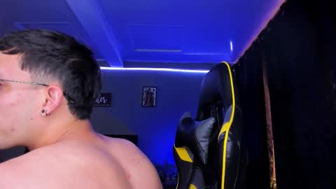 Snapshot of alexgiraldo__ chatting on October 17, 6:34 pm alexgiraldo__ online show from October 17, 6:34 pm
