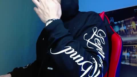 alexgiraldo__ online show from April 17, 12:08 pm