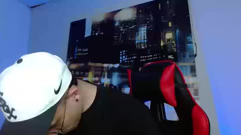 alexgiraldo__ online show from March 19, 8:56 pm