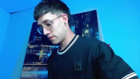 alexgiraldo__ online show from March 22, 7:30 pm