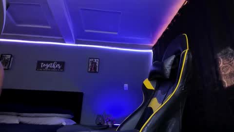 Snapshot of alexgiraldo__ chatting on September 14, 9:28 pm alexgiraldo__ online show from September 14, 9:28 pm