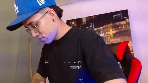 alexgiraldo__ online show from April 23, 2:38 am