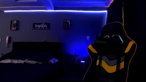 Snapshot of alexgiraldo__ chatting on September 23, 2:05 pm alexgiraldo__ online show from September 23, 2:05 pm