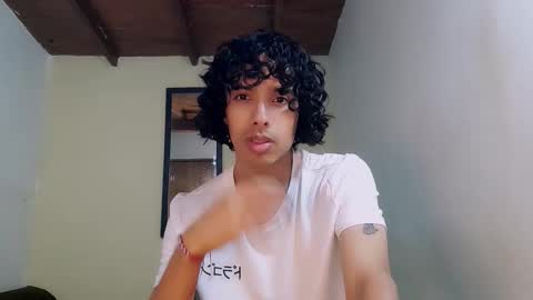 Snapshot of alexis21_ chatting on October 17, 7:51 pm Alexis online show from October 17, 7:51 pm