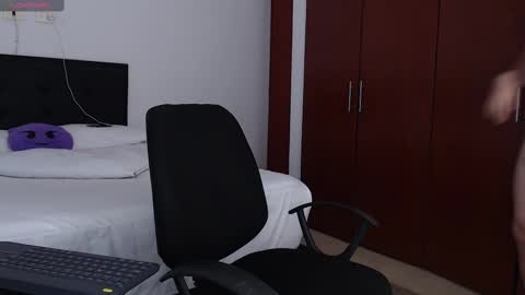 Snapshot of alexman_fuck chatting on September 14, 10:56 pm alexman fuck online show from September 14, 10:56 pm