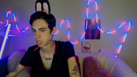 Snapshot of alexnaughty14 chatting on September 25, 9:08 am alexnaughty14 online show from September 25, 9:08 am