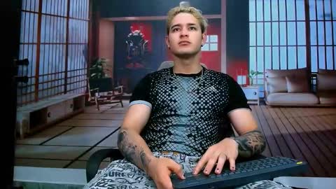 Alex online show from November 10, 7:19 pm