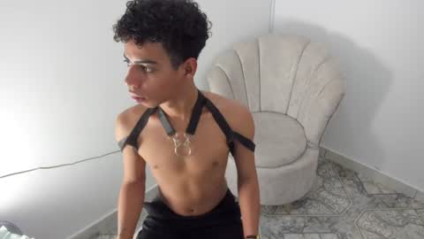 alexx_cum18 online show from June 24, 3:26 pm