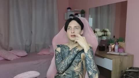 Snapshot of alexxone_ chatting on October 23, 12:19 pm Alex online show from October 23, 12:19 pm