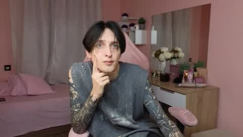 Snapshot of alexxone_ chatting on October 28, 12:40 pm Alex online show from October 28, 12:40 pm