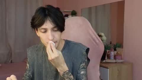 Snapshot of alexxone_ chatting on October 27, 12:29 pm Alex online show from October 27, 12:29 pm