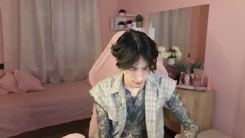 Snapshot of alexxone_ chatting on October 30, 12:17 pm Alex online show from October 30, 12:17 pm