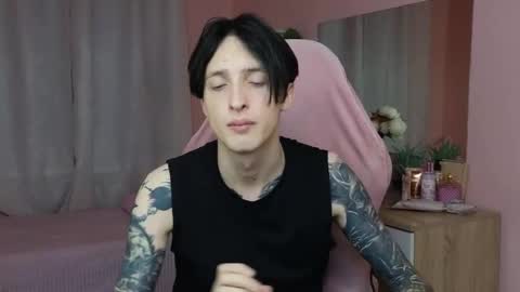 Snapshot of alexxone_ chatting on October 25, 2:19 pm Alex online show from October 25, 2:19 pm