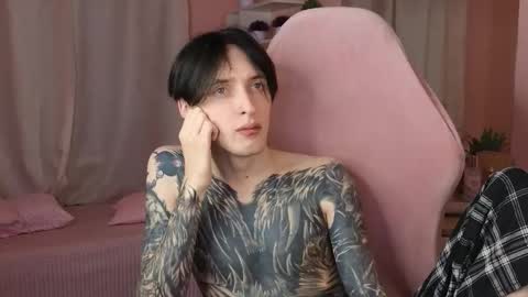 Snapshot of alexxone_ chatting on October 16, 2:25 pm Alex online show from October 16, 2:25 pm