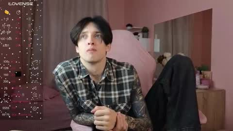 Snapshot of alexxone_ chatting on November 1, 12:09 pm Alex online show from November 1, 12:09 pm