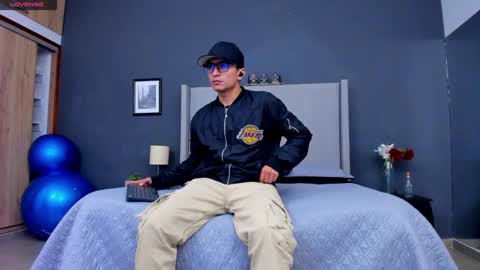 Alexo Rossie online show from March 8, 12:50 pm