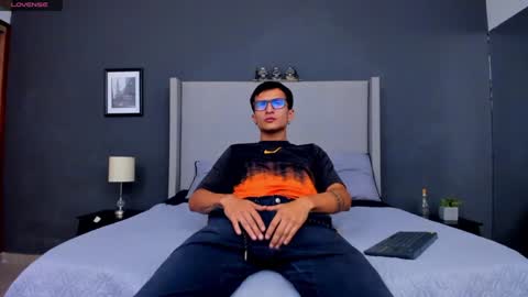 Alexo Rossie online show from December 10, 1:22 pm