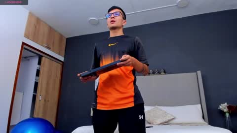 Alexo Rossie online show from January 2, 1:19 pm