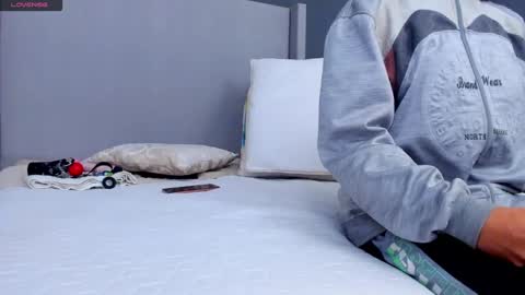 Alexo Rossie online show from February 11, 4:35 pm