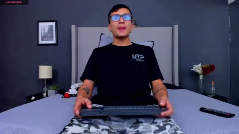 Alexo Rossie online show from December 27, 1:28 pm