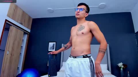 Alexo Rossie online show from February 20, 1:08 pm